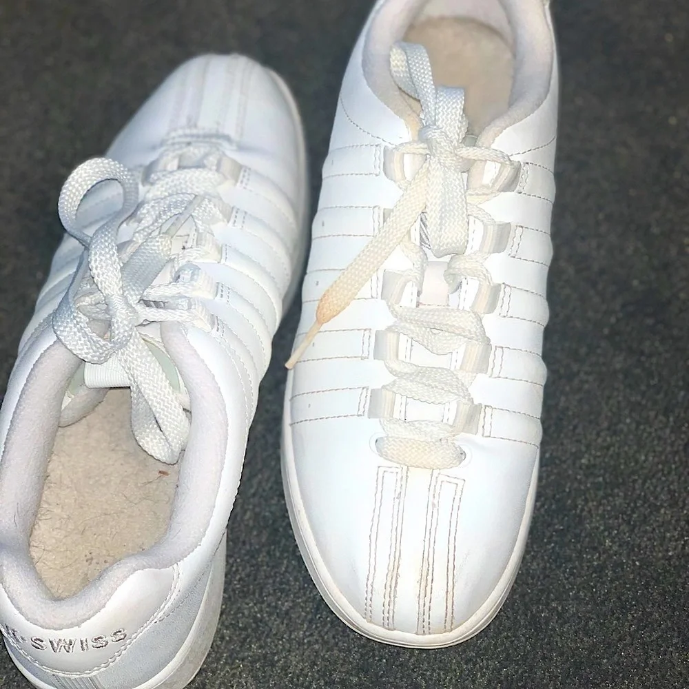 Womens K Swiss Athletic Shoe